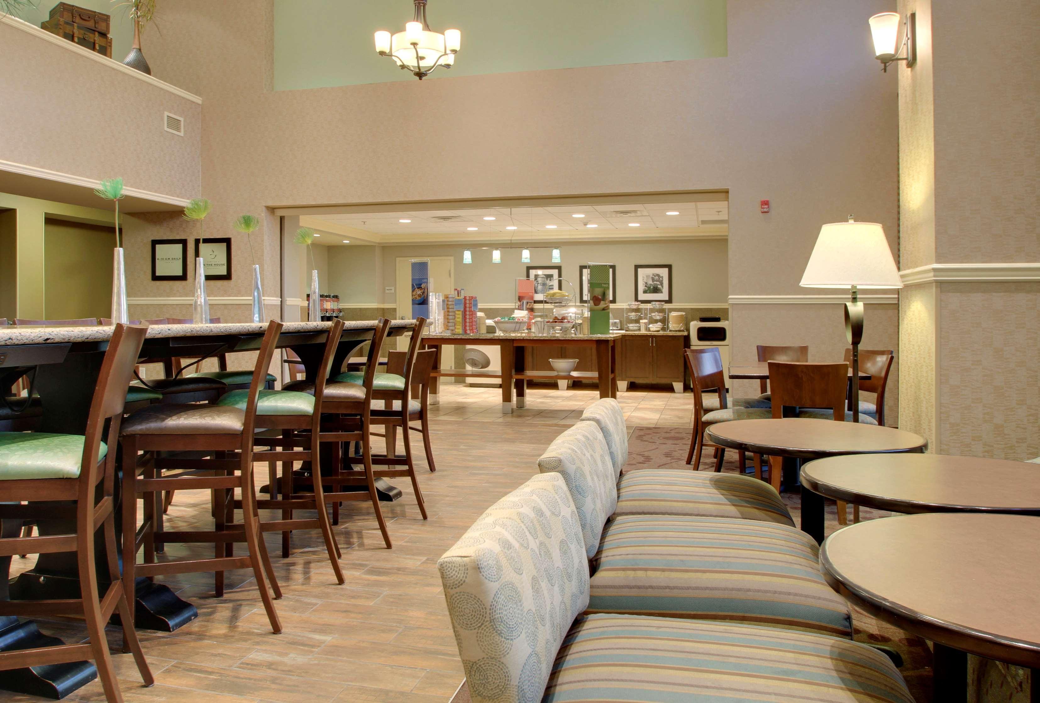 Hampton Inn & Suites Grafton Restaurant photo