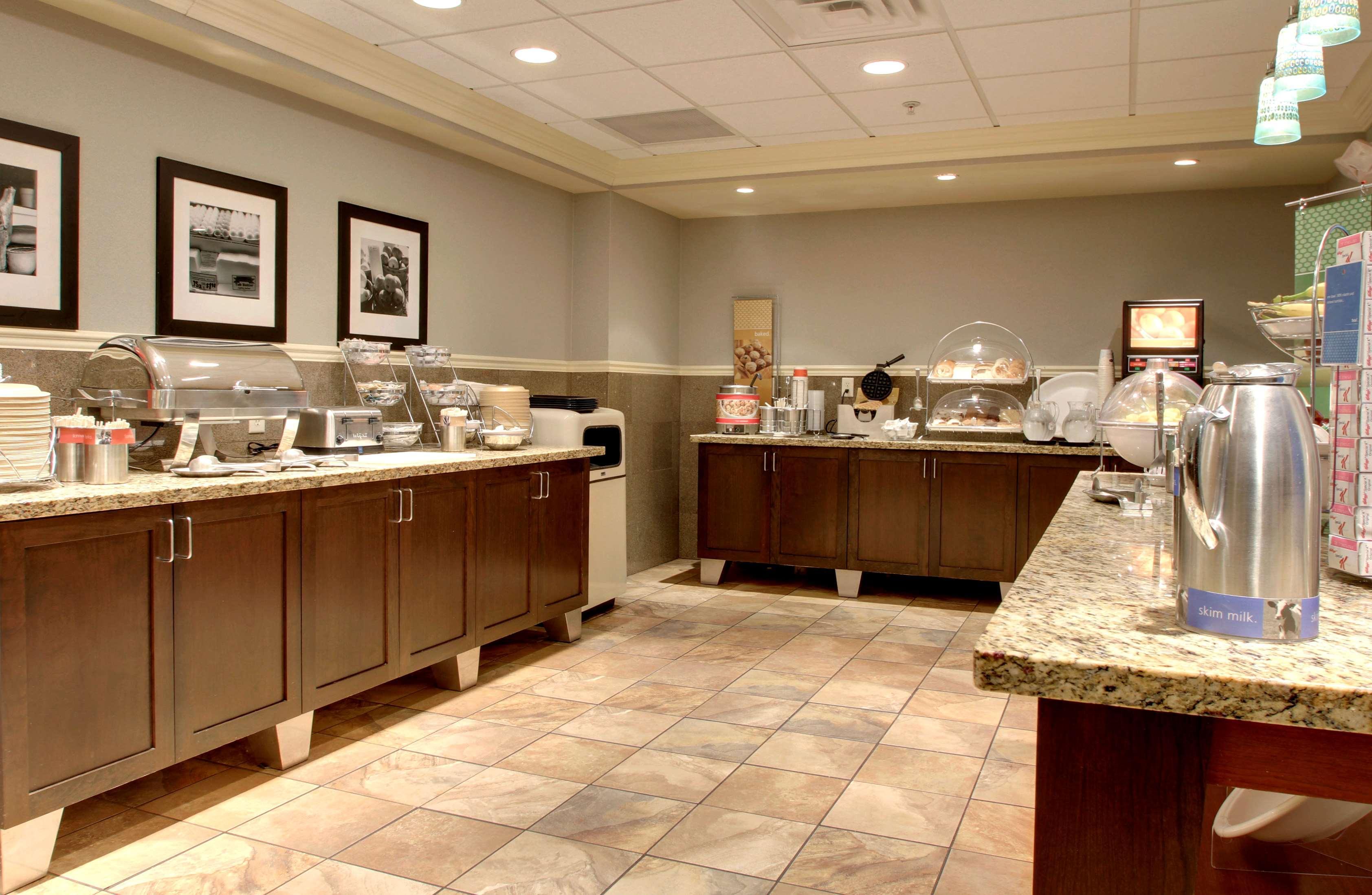 Hampton Inn & Suites Grafton Restaurant photo