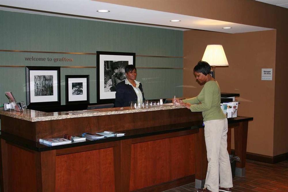 Hampton Inn & Suites Grafton Interior photo