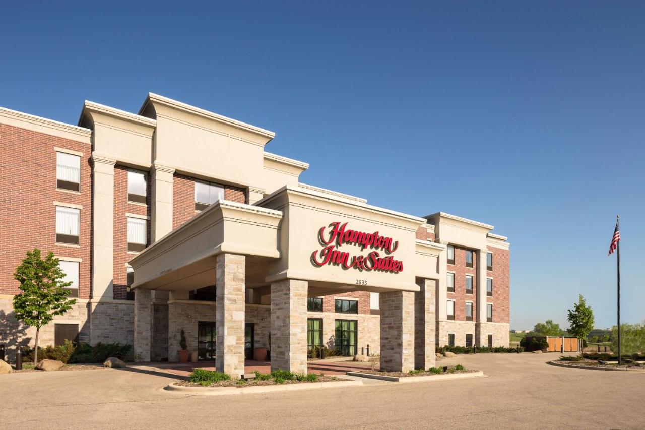 Hampton Inn & Suites Grafton Exterior photo